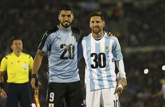 两名选手经 两名选手经